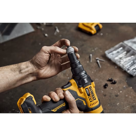 DEWALT DCF403B 20V MAX* XR® Brushless Cordless 3/16" Rivet Tool (Tool Only) - Image 9