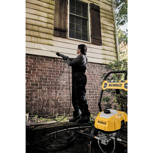DEWALT DWPW2400-CA Pressure Washer 2,400 PSI, 1.1 GPM, 13 Amp, w/ 25' Hose - Image 4