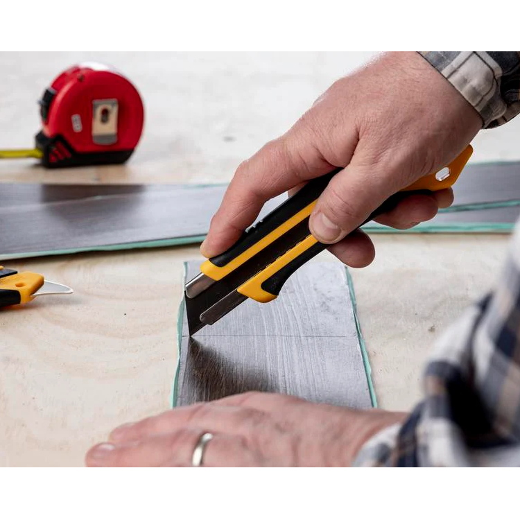 OLFA 1071858 XH-1 25mm Fiberglass Rubber Grip Utility Knife - Image 4