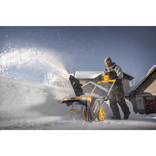 DEWALT DCSNP2142Y2-CA 60V 21" Snow Blower Kit - Image 12