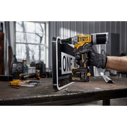 DEWALT DCF414B 20V MAX* XR® Brushless Cordless 1/4" Rivet Tool (Tool Only) - Image 8