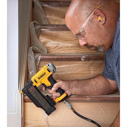 DEWALT DWFP2350K 23Ga 2" Pin Nailer Kit - Image 3