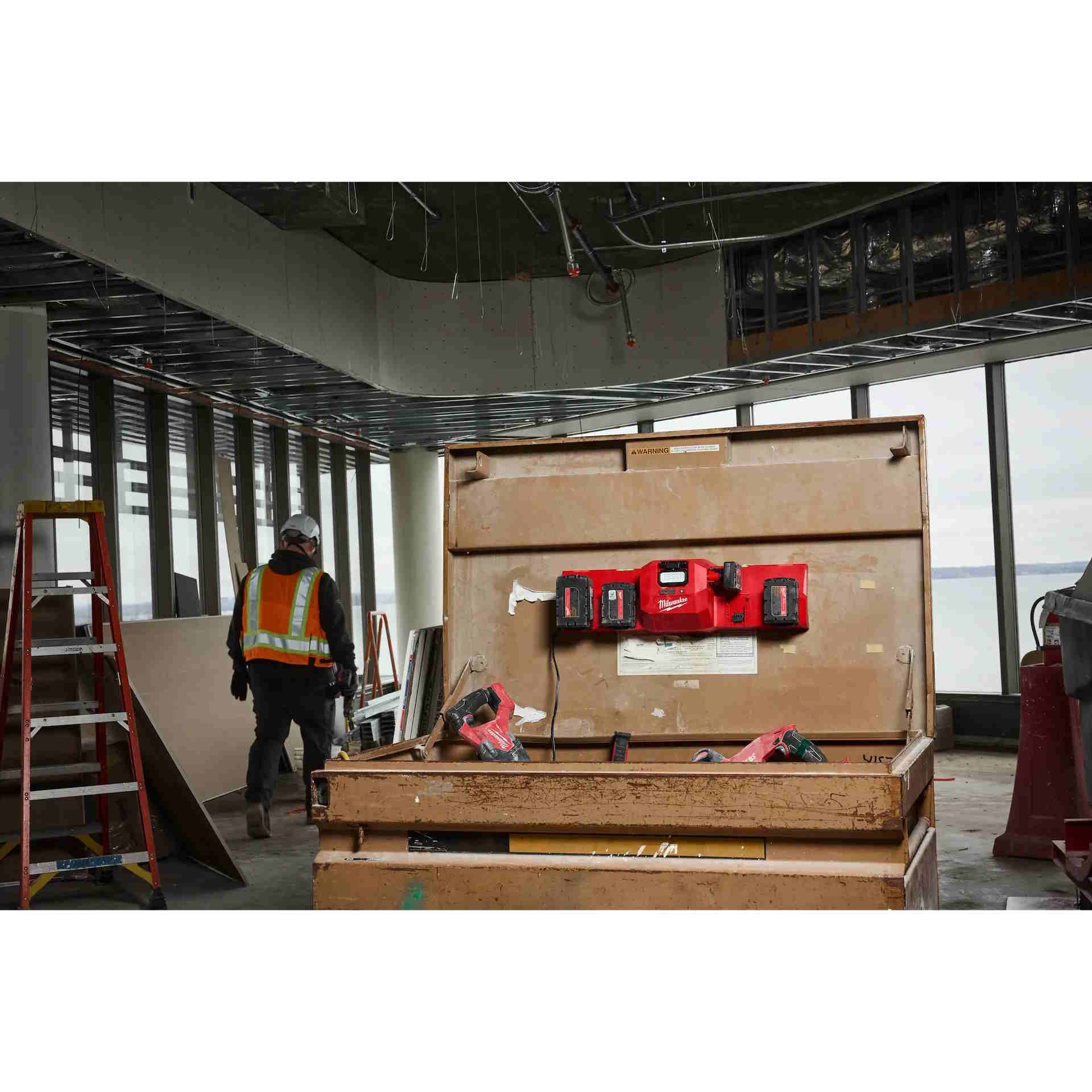 MILWAUKEE 48-59-1804 M18 & M12 Gangbox Rapid Charger w/ 4 bays and 2 USB-C Ports - Image 12