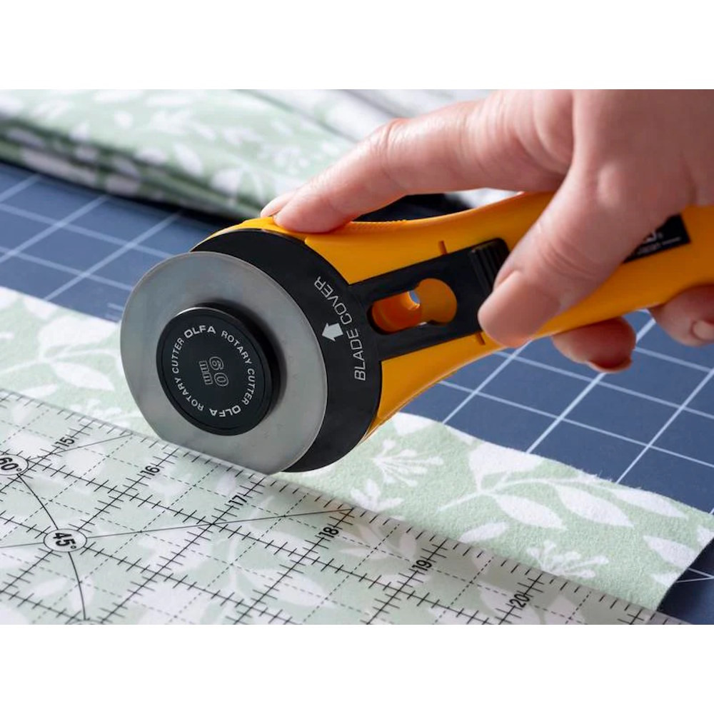 OLFA 9653 60mm RTY-3/G Straight Handle Rotary Cutter - Image 3