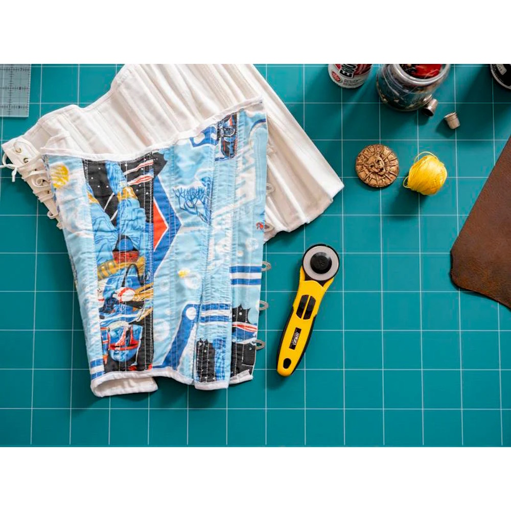 OLFA 9832 NCM-L 24" x 36" 3mm Double-Sided, Self-Healing Cutting Mat - Image 2