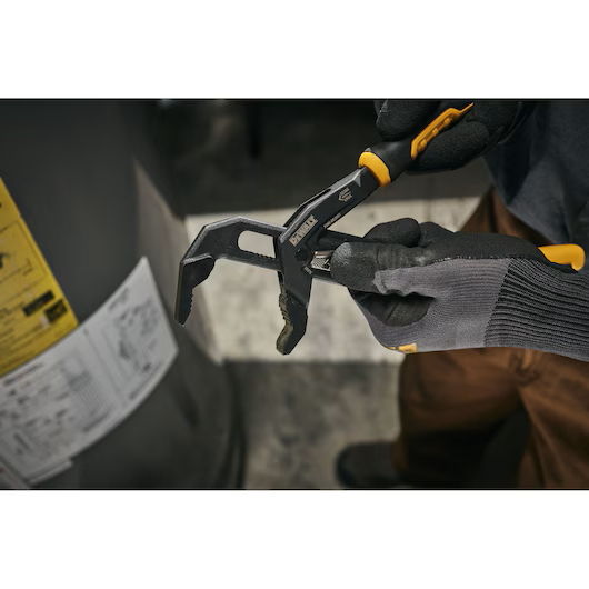 DEWALT DWHT82820 8" SLIDELOCK V-Jaw Pliers - Image 5