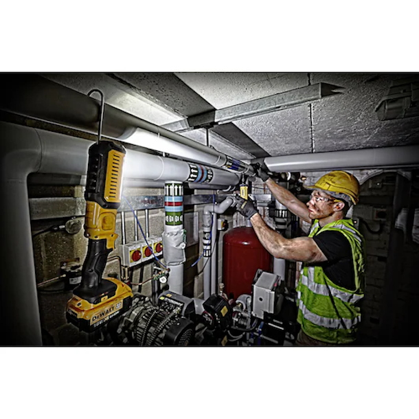 DEWALT DCL050 20V MAX LED Hand Held Area Light (1000 and 300 Lumens) - Image 5