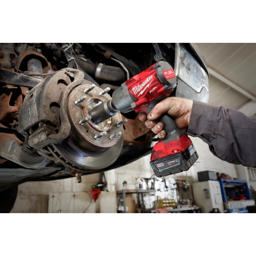MILWAUKEE 2767-22R M18 Fuel 1/2" High Torque Impact Wrench Kit - Image 4