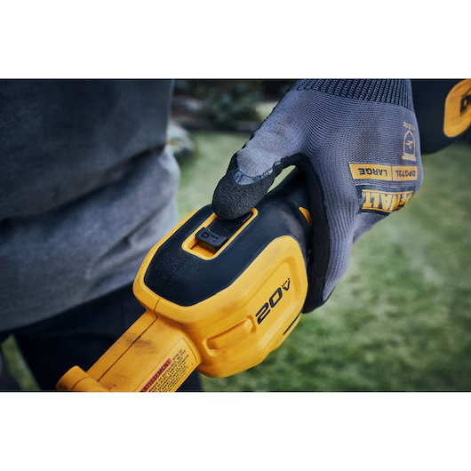 DEWALT DCST926P1 20V MAX* Brushless Cordless Foldable String Trimmer Kit - Image 11