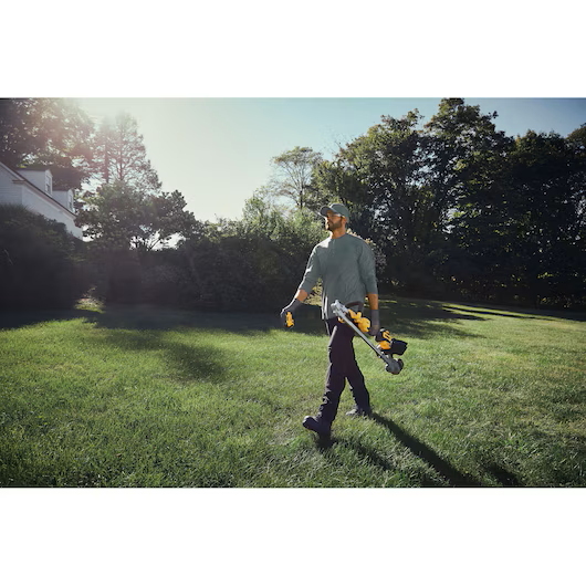 DEWALT DCST926P1 20V MAX* Brushless Cordless Foldable String Trimmer Kit - Image 7