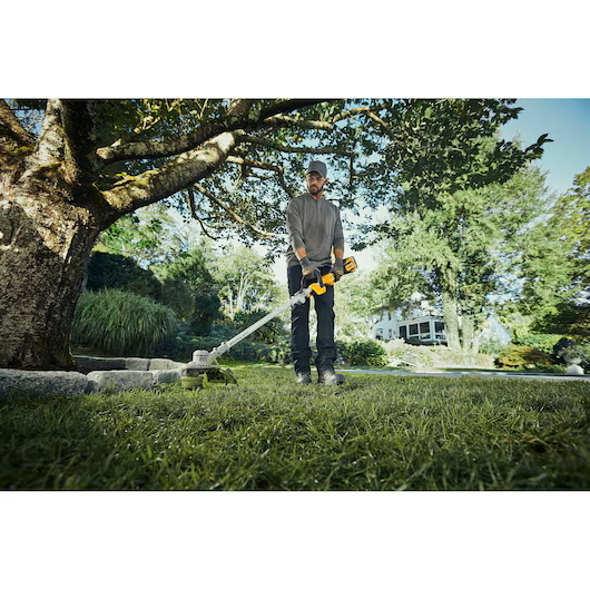 DEWALT DCST926P1 20V MAX* Brushless Cordless Foldable String Trimmer Kit - Image 9