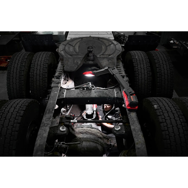 MILWAUKEE 2129-20 M18™ Magnetic Extendable Boom Light - Image 12