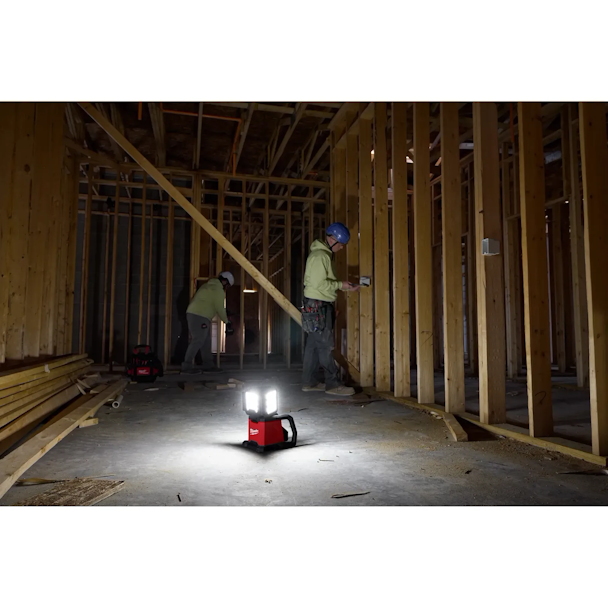 MILWAUKEE 2368-20 M18 ROVER™ Dual Power Triple-Panel Flood & Area Light - Image 2