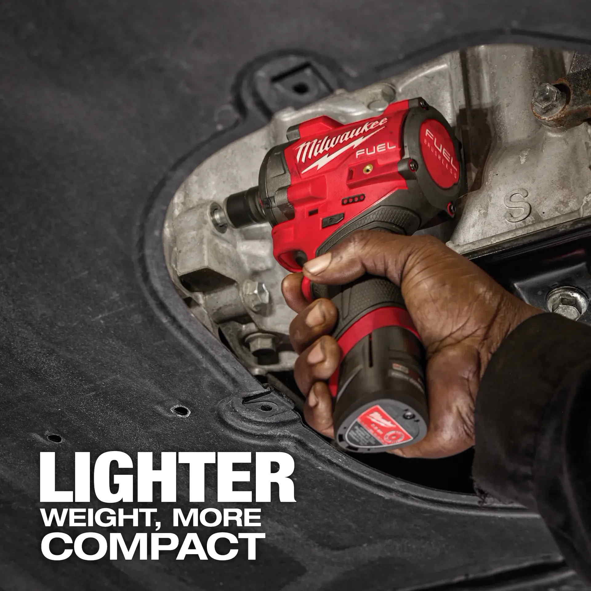 MILWAUKEE 2562-20 M12 FUEL™ Stubby 3/8" Impact Wrench (Tool Only) - Image 10