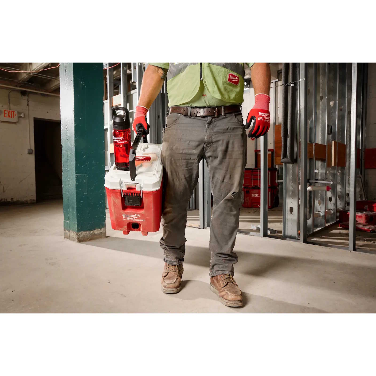 MILWAUKEE 48-22-8371R Packout 25oz Bottle with Chug Lid - Red - Image 6