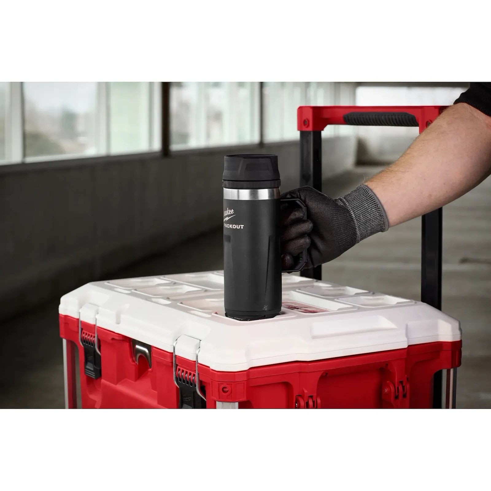 MILWAUKEE 48-22-8394B PACKOUT 18oz Insulated Mug with Sip Lid - Black - Image 4