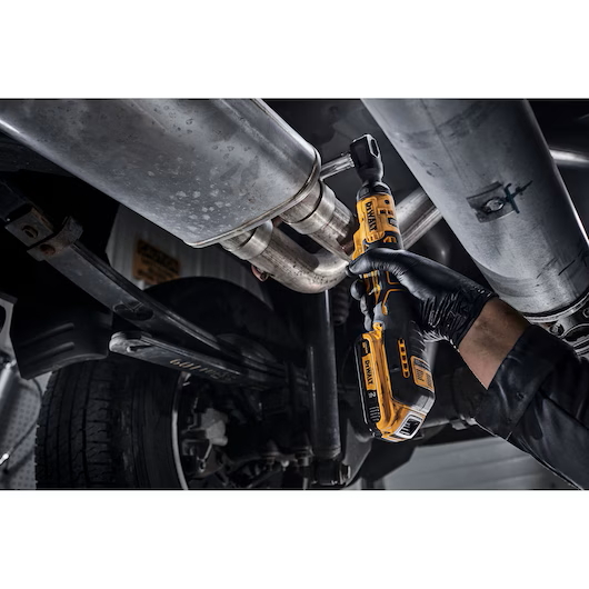 DEWALT DCF513B 20V MAX ATOMIC 3/8" Drive Ratchet (Tool Only) - Image 4