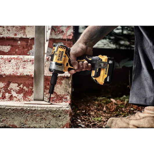 DEWALT DCF913P2 20V MAX Brushless 3/8" Impact Wrench w/ Hog Ring Anvil Kit - Image 6