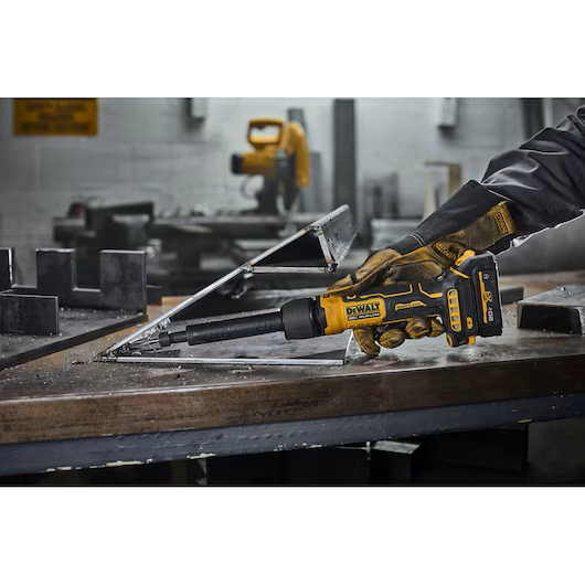 DEWALT DCG420XB ATOMIC COMPACT SERIES™ 20V MAX* Extended Die Grinder (Tool Only) - Image 6