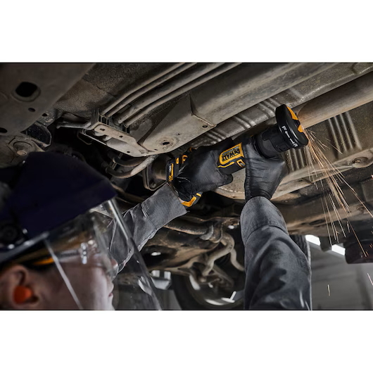 DEWALT DCG430B ATOMIC COMPACT SERIES™ 20V MAX* 3" Cut-Off Tool (Tool Only) - Image 7