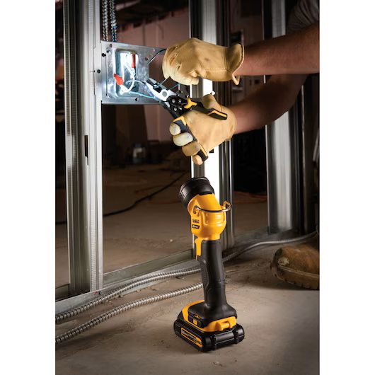 DEWALT DCL040 20V MAX Li-Ion LED Work Light (Tool Only) - Image 4