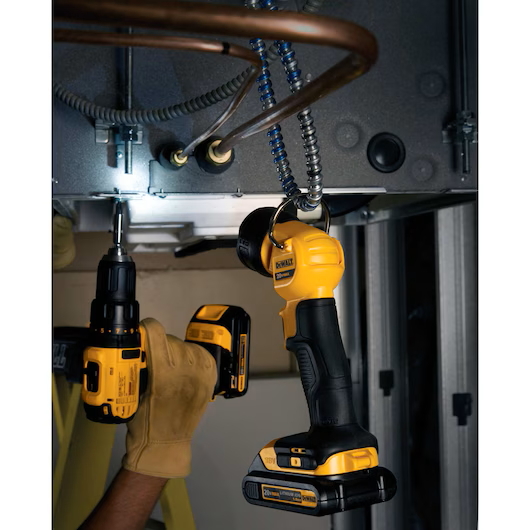 DEWALT DCL040 20V MAX Li-Ion LED Work Light (Tool Only) - Image 6