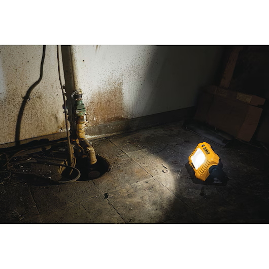 DEWALT DCL077B 12V/20V MAX Task Light (Tool Only) - Image 5