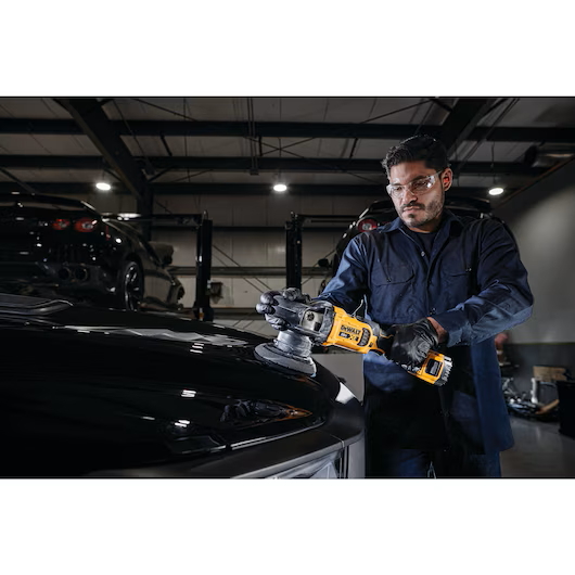 DEWALT DCM848P2 20V MAX XR 5" Dual Action Polisher Kit w/2 - 5.0Ah Battereis - Image 5