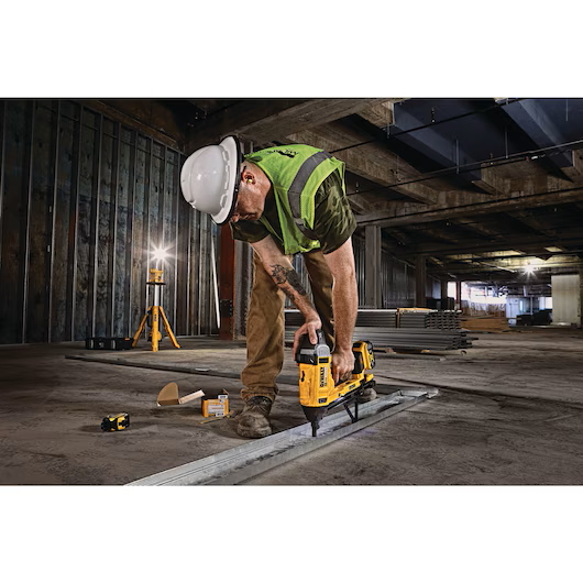 DEWALT DCN891B 20V Cordless Concrete Nailer (Tool Only) - Image 2