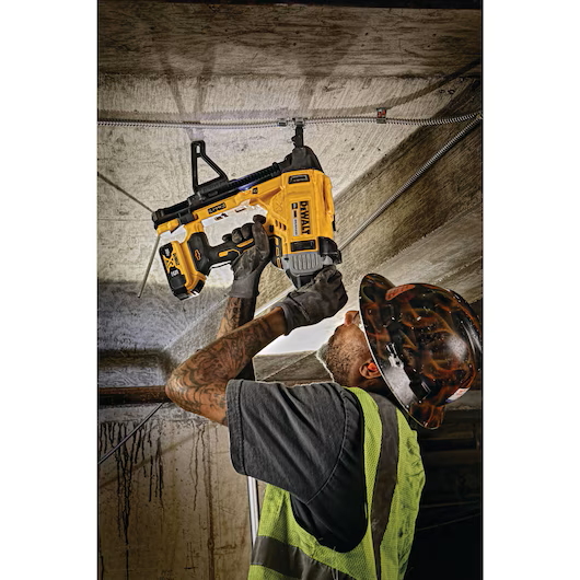 DEWALT DCN891B 20V Cordless Concrete Nailer (Tool Only) - Image 4