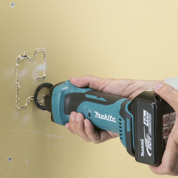 MAKITA DCO180Z 18V LXT Drywall Cutout Tool - Image 2
