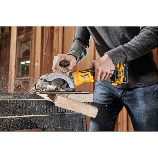 DEWALT DCS571B 20V ATOMIC Compact 4-1/2" Circular Saw (Tool Only) - Image 6