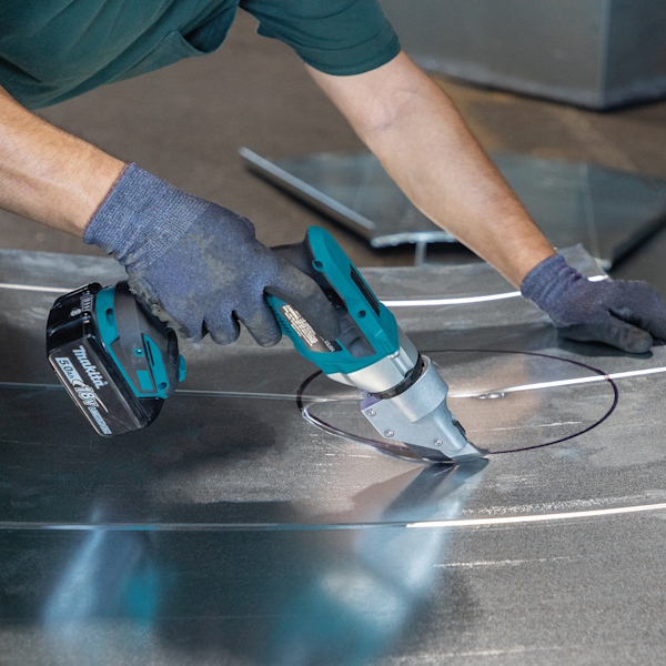 MAKITA DJS131Z Cordless 18 ga Offset Shears with Brushless Motor - Image 4