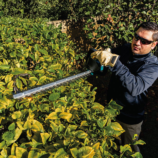 MAKITA DUH606Z 18V LXT Brushless 24" Hedge Trimmer (Tool Only) - Image 4