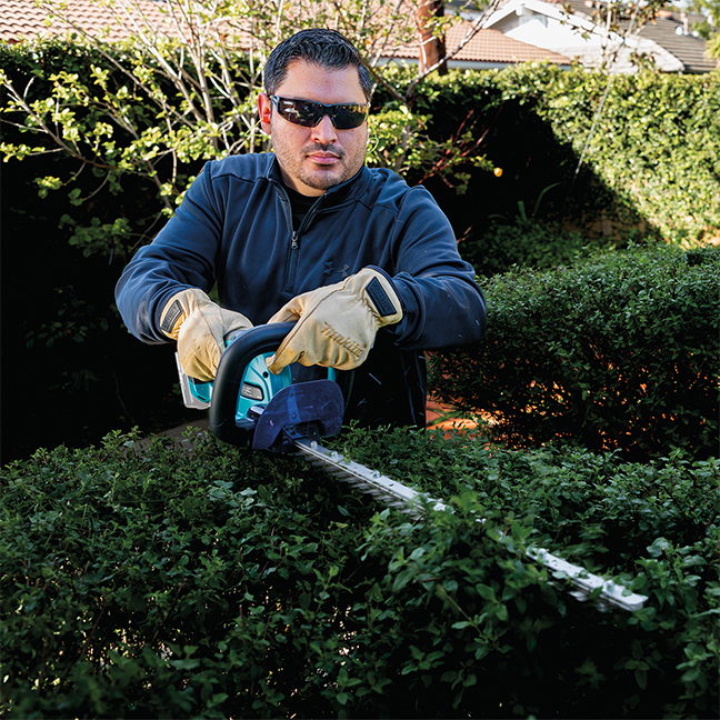 MAKITA DUH607Z 18V LXT 24" Hedge Trimmer (Tool Only) - Image 3