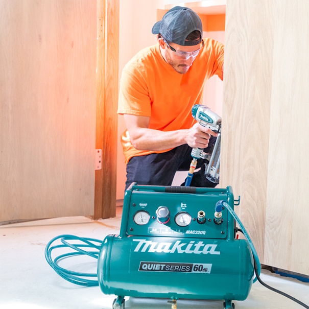 MAKITA MAC320Q Air Compressor 1.5 HP 3 Gallon Quiet Series 2.6 CFM - Image 2