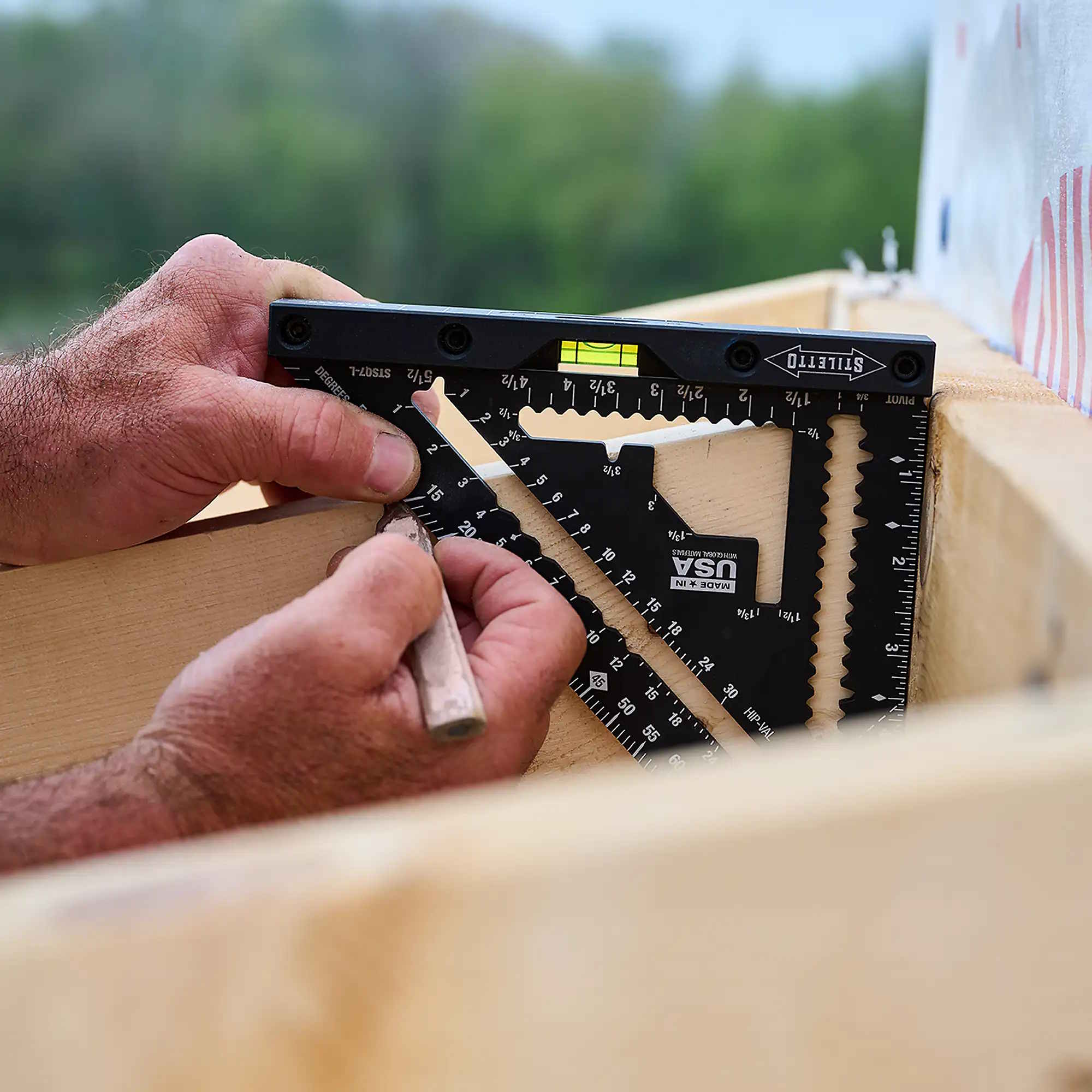 STILETTO STSQ7-L 7" Carpenter Square w/ Bomber Layout Notches & Built-in Level - Image 6