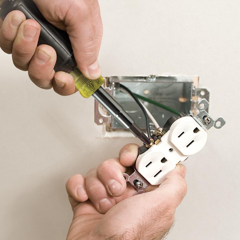 KLEIN 32477 - 10-in-1 Multi-Bit Screwdriver/Nut Driver - Image 3