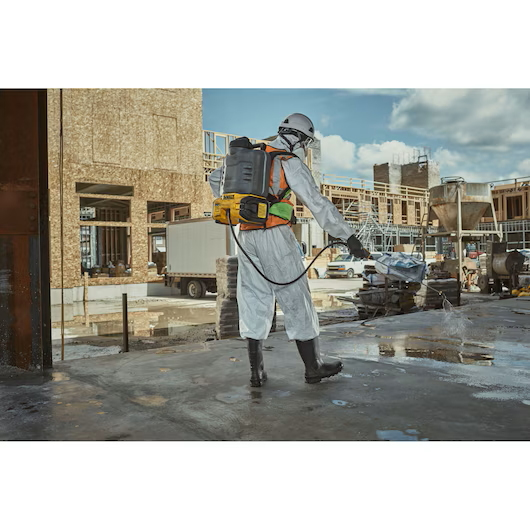 DEWALT DCCS1100B 20V MAX XR Concrete Chemical Sprayer (Tool Only) - Image 8