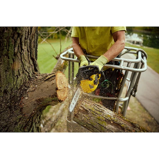 DEWALT 60V MAX 12" Brushless Cordless Compact Top Handle Chainsaw (Tool Only) - Image 6