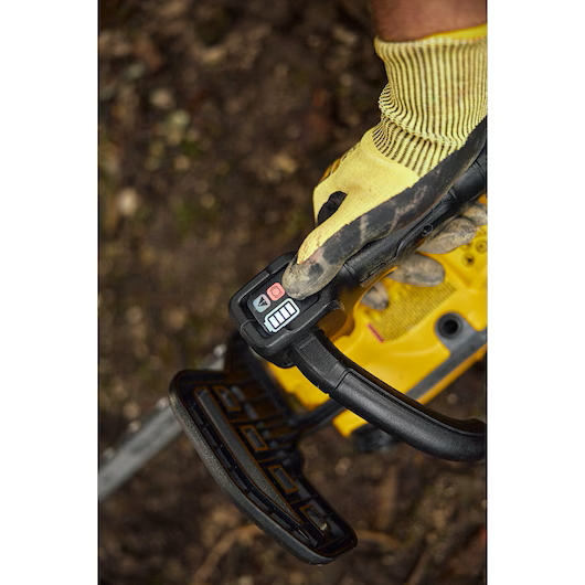 DEWALT 60V MAX 12" Brushless Cordless Compact Top Handle Chainsaw (Tool Only) - Image 10