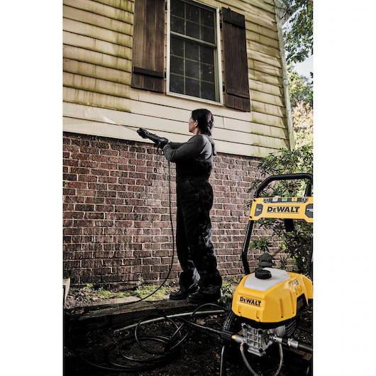 DEWALT DWPW2400-CA Pressure Washer 2,400 PSI, 1.1 GPM, 13 Amp, w/ 25' Hose - Image 6