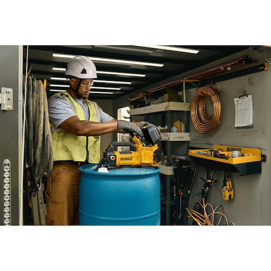DEWALT DCE050B 20V MAX Transfer Pump (Tool Only) - Image 9