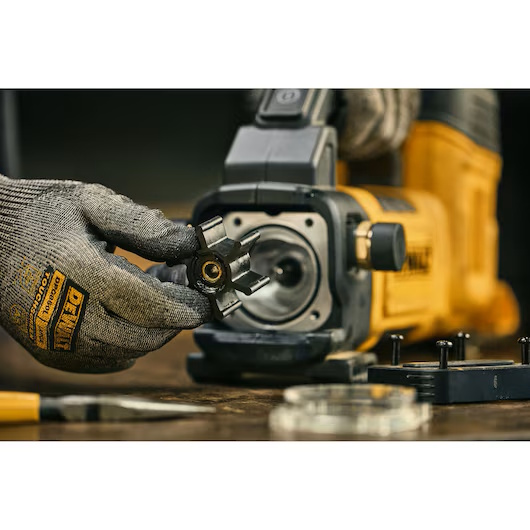 DEWALT DCE050B 20V MAX Transfer Pump (Tool Only) - Image 10