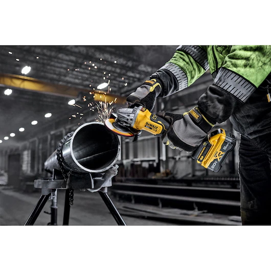DEWALT 20V XR BL 4-1/2"-5" Angle Grinder 9000 RPM Kit w/ 1-8.0Ah XR Batt & Ch - Image 8