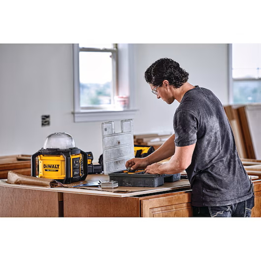 DEWALT DCL074 20V MAX All Purpose Light Shell (Tool Only) - Image 8