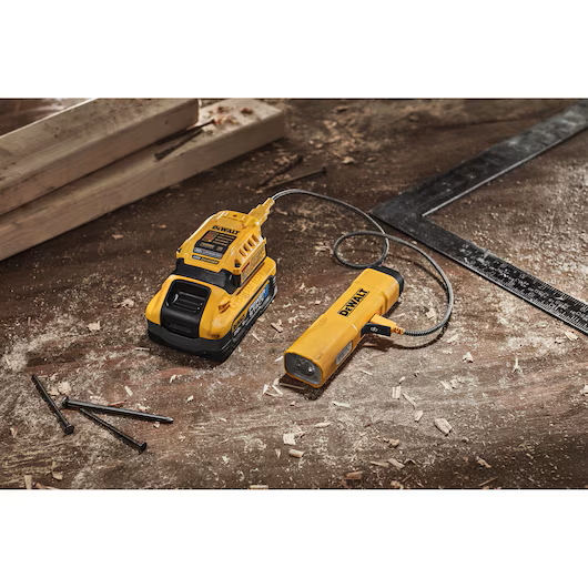 DEWALT DCL183 LED Flashlight, USB-C Rechargeable, Jobsite - Image 7