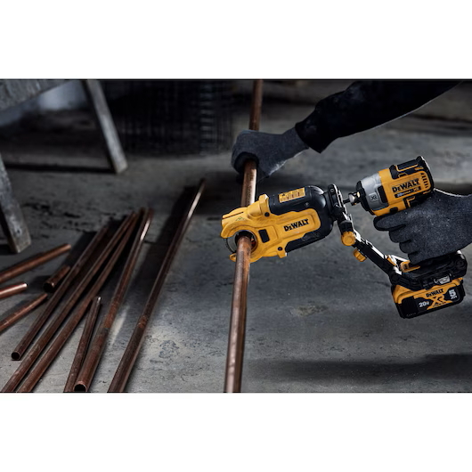 DEWALT DWACPRIR Impact Connect Copper Pipe Cutter Attachment - Image 3