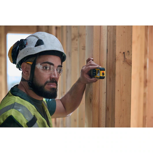 DEWALT DWHT77200 200' (60M) Alkaline Laser Distance Measurer - Image 4